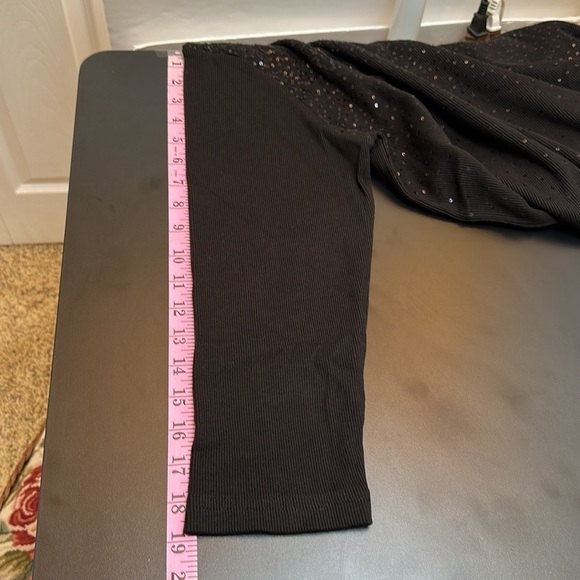 Quacker Factory Black Gradient Sequins 3/4 Sleeve Top Size Large Crew Neckline - Picture 8 of 10